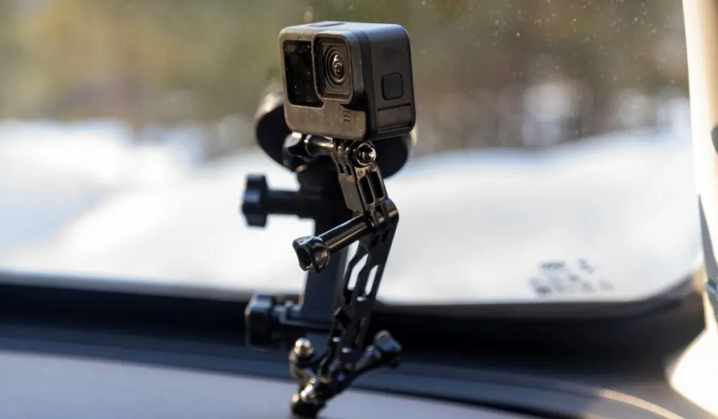 Benefits Of Using A Dashcam As Opposed To A Traditional Security System